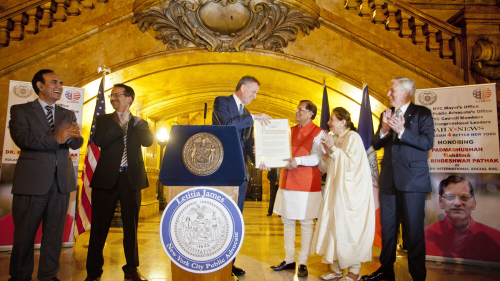 2 – NYC Mayor deBlasio honoring Dr. Pathak_