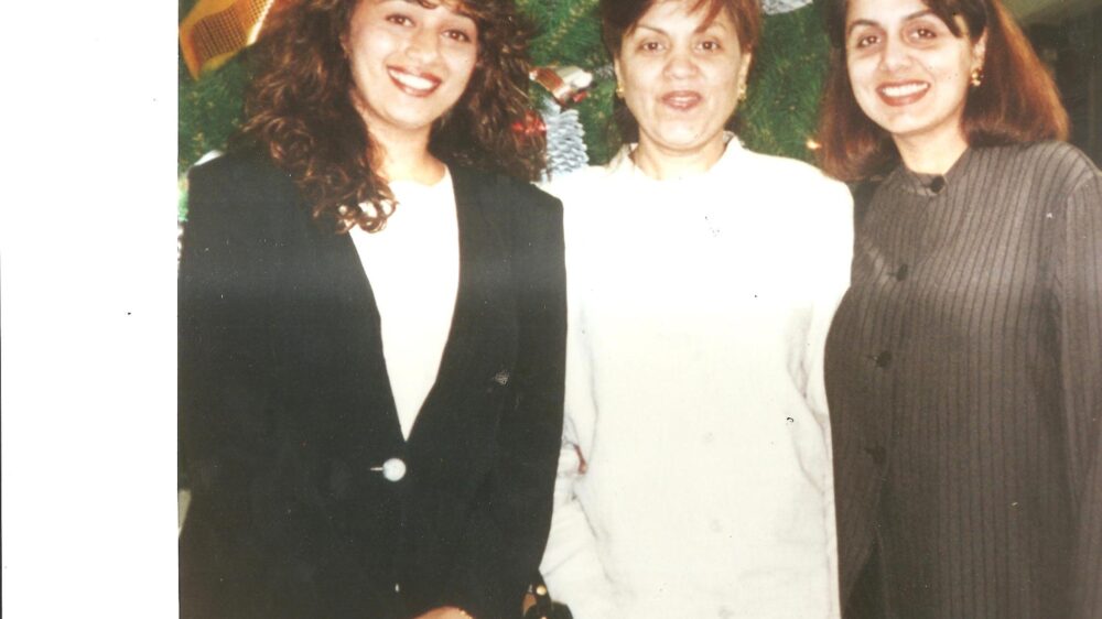 Madhuri Dixit,Pam Kwatra with Neetu Singh Kapoor